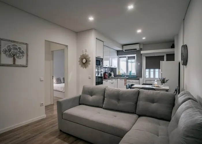 Bonjardim In Center Отель *