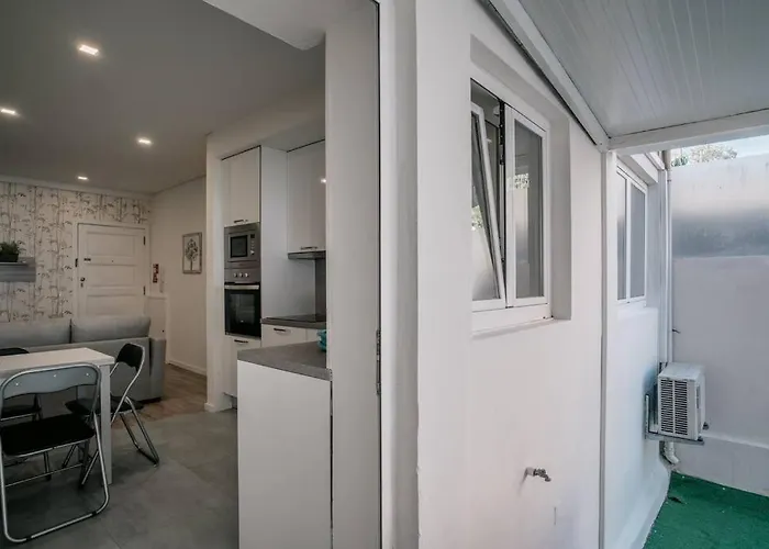 Hotel Bonjardim In Center *