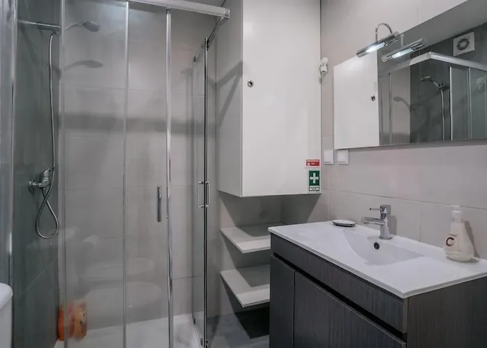 Hotel Bonjardim In Center *